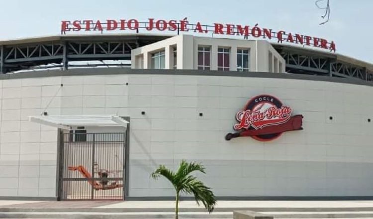 Los peloteros se encuentran en el estadio José Antonio Remón Cantera en Aguadulce. Foto:Pandeportes