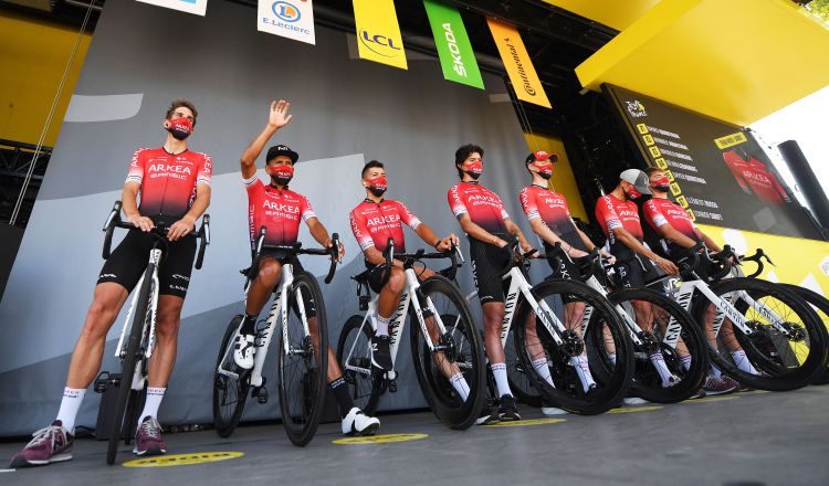 Equipo Arkéa-Samsic, donde milita el colombiano Nairo Quintana. Foto:EFE