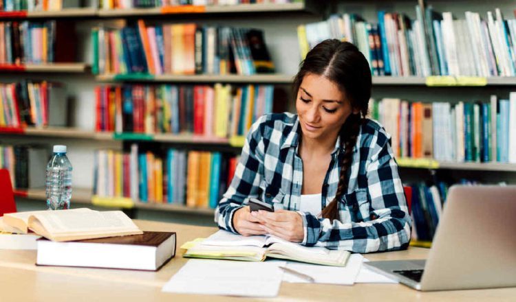 Estudiantes deben buscar en qué área quisieran desempeñarse.