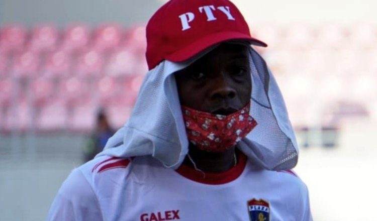 Jorge Dely dirige al Plaza Amador, mientras que Julio Dely se encuentra al frente del Tauro. Foto: Twitter