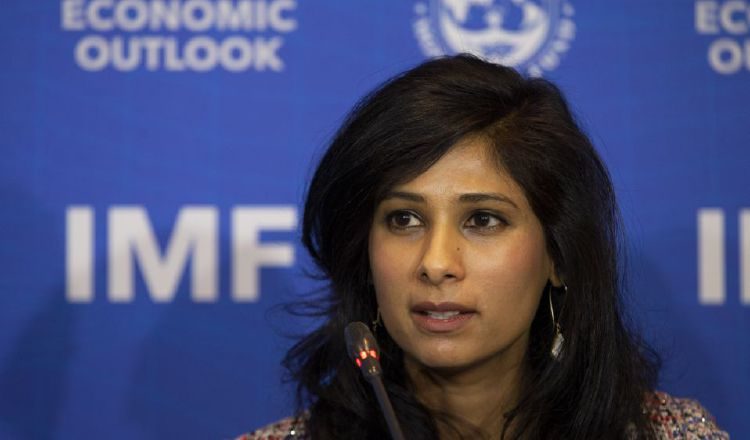 Gopinath subrayó que el impacto de la crisis ha sido especialmente fuerte en los jóvenes, mujeres, los trabajadores de baja formación. EFE