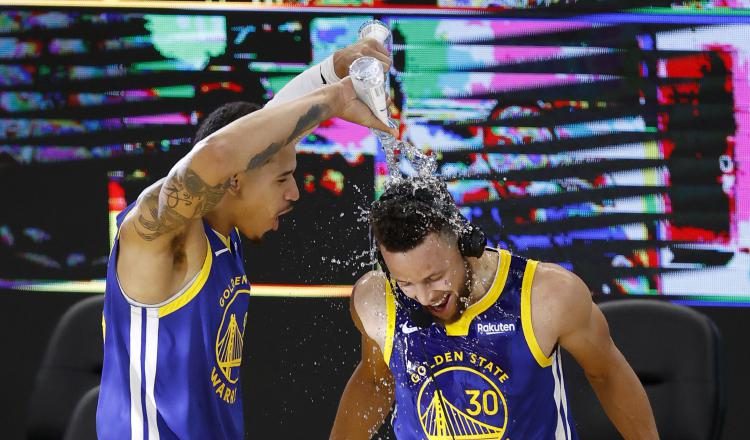 Stephen Curry (der.) Foto:EFE