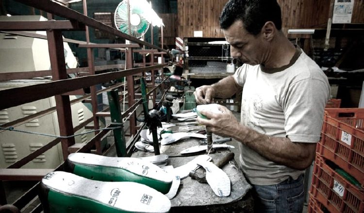 Las PYMES son una fuente primaria de empleo y un proveedor clave de bienes y servicios para una gran parte de la población".  EFE