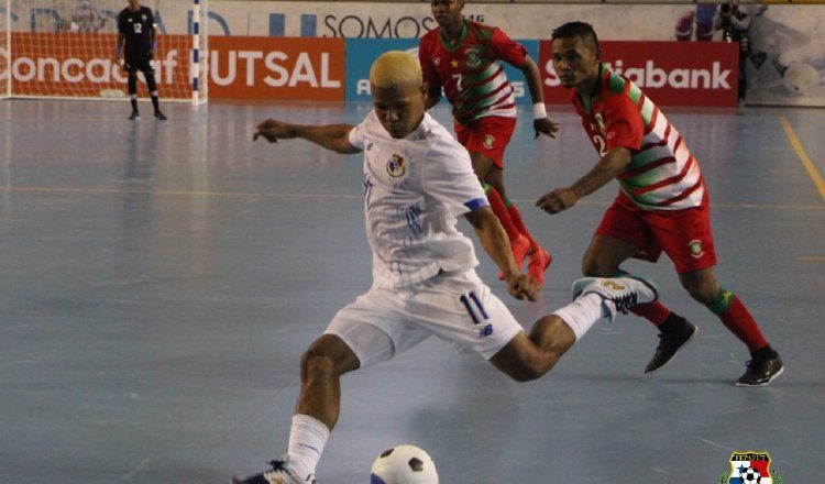 Abdiel Castrellón (11) anotó dos goles para Panamá. Foto:Fepafut