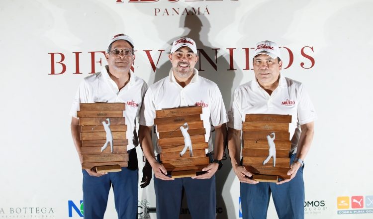 Los orgullosos ganadores de las estadías, comidas y participación en Casa de Campo.