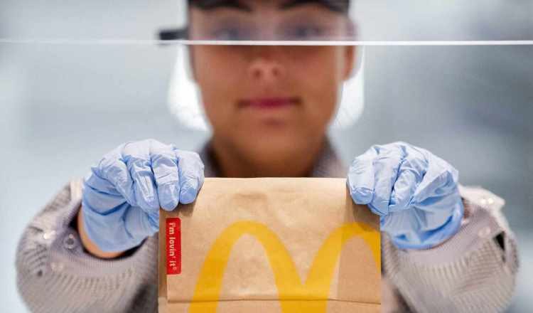 La subida salarial, sin embargo, no beneficiará a una mayoría de las personas. EFE