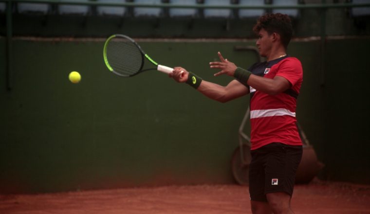 Jorge Chevez, quién durante el año ha competido en EE.UU. Víctor Arosemena