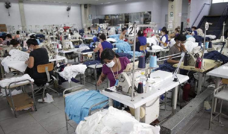 La mayoría de los negocios se han "reinventado" . EFE