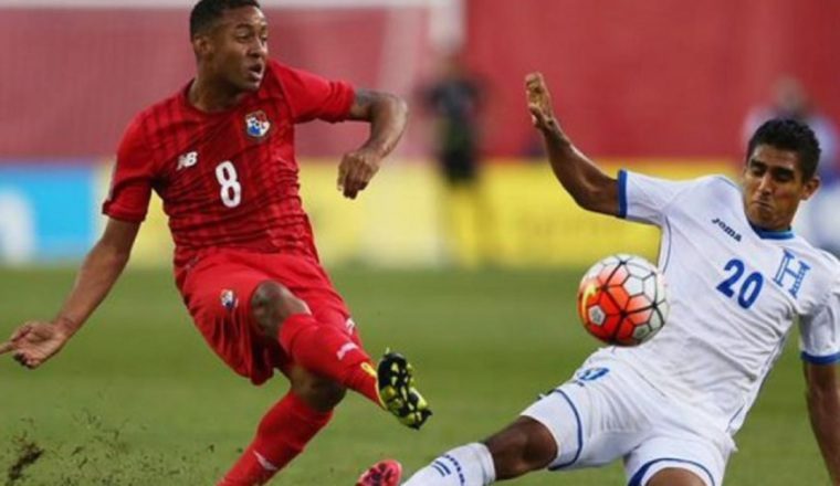 Gabriel Torres en un partido contra Honduras. Foto:EFE
