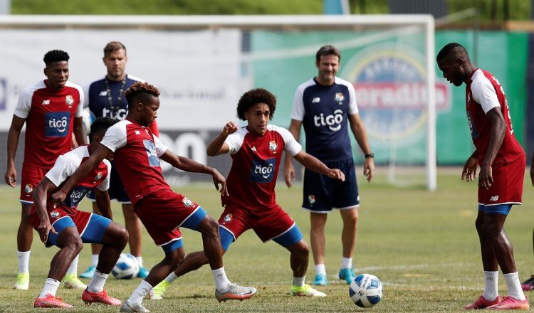 Panamá realizó sus entrenamientos en el campo del estadio Rod Carew. EFE