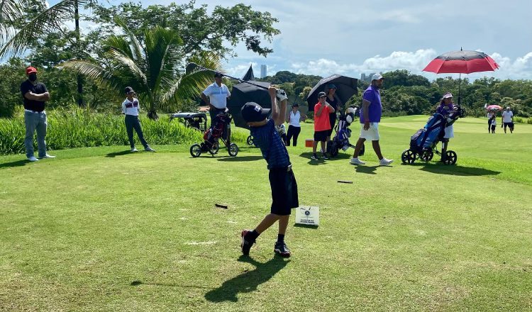 El torneo infantil se realiza en diferentes categorías. Foto: Cortesía