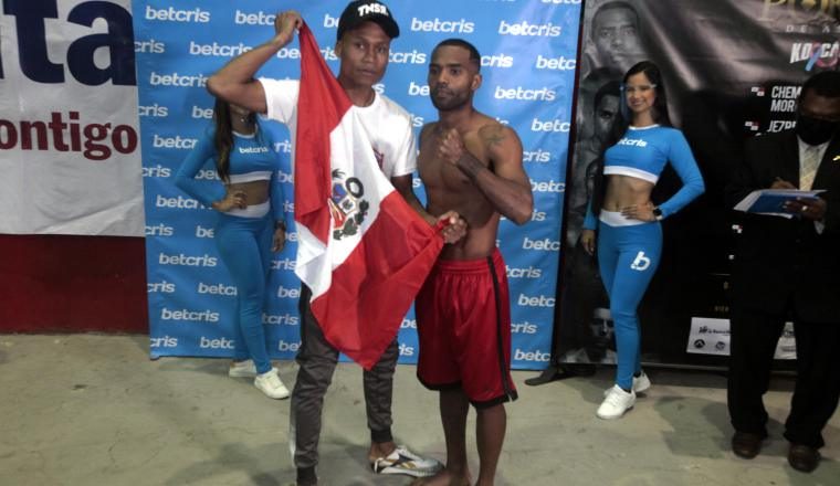Jesús 'El Rayo' Bravo rival del panameño Jezreel Corrales (der.). Foto: Víctor Arosemena