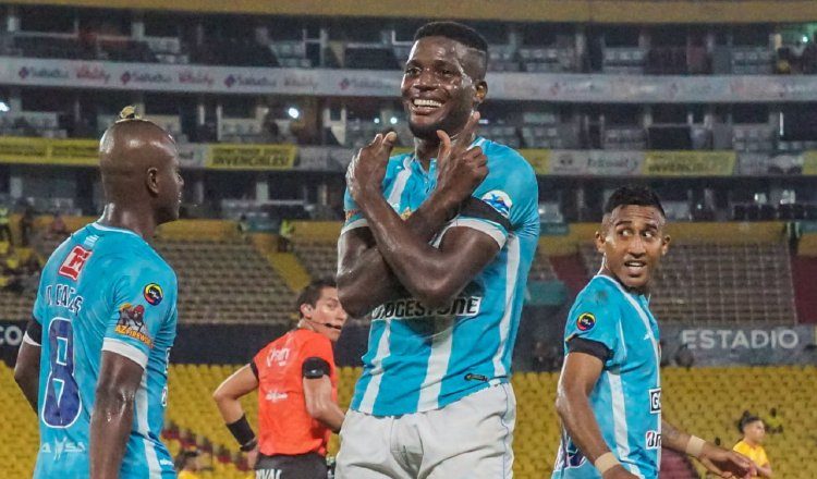 El panameño José Fajardo es un jugador de la 9 de octubre. Foto:Twitter