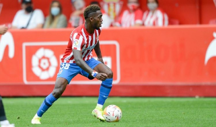 José Luis "Puma" Rodríguez, jugador del Sporting de Gijón. Foto:@Gijon