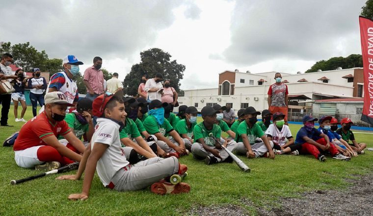 Equipo infantil de Doleguita. Foto: Mayra Madrid