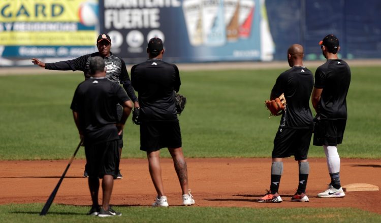 Astronautas de Panamá se mantienen entrenando en el estadio Rod Carew. Foto: Probeis
