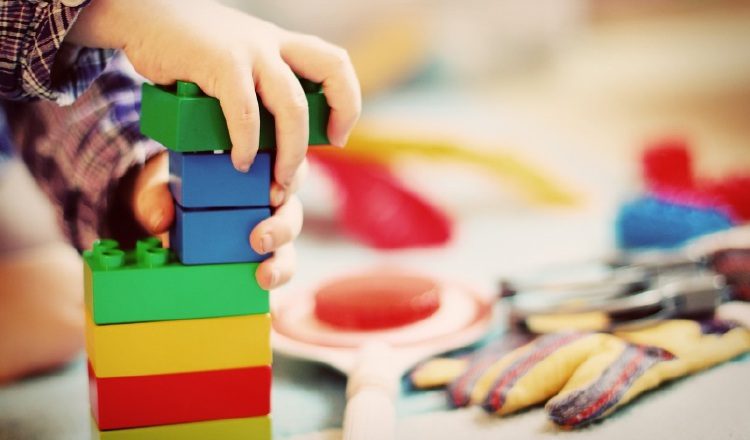 En la variante infantil hay debilidad muscular antes de los 12 meses.   Pixabay
