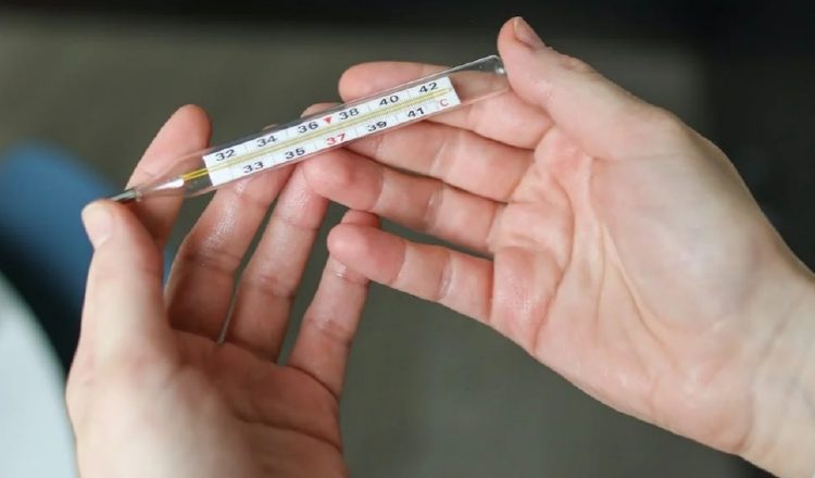 Es posible reducir la fiebre sin recurrir a medicamentos. 