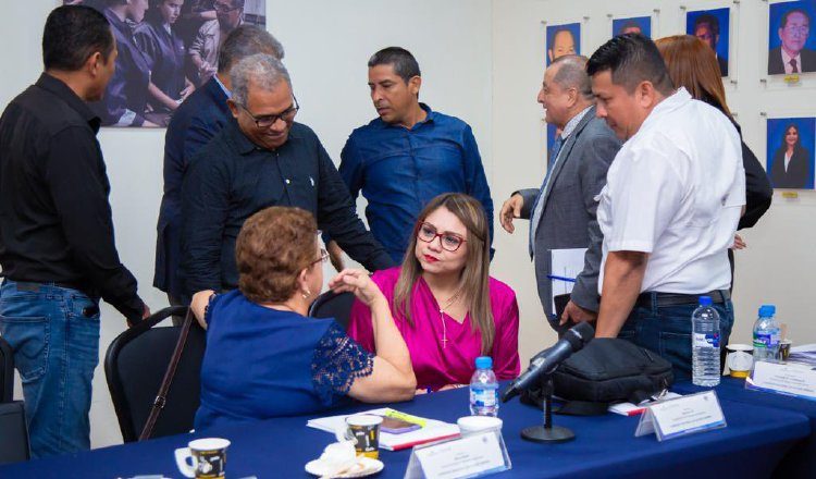 Los integrantes de la Mesa de Salario Mínimo se reunieron por última vez el 27 de diciembre.