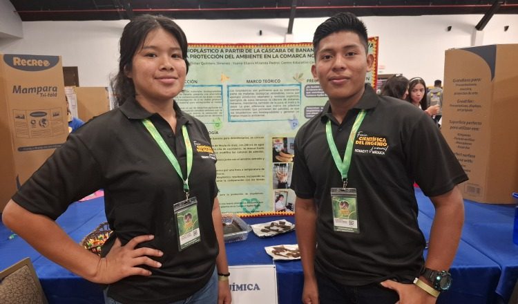 Los estudiantes Yoana Miranda y Alvin Quintero presentaron el proyecto en la feria científica del Ingenio Juvenil.