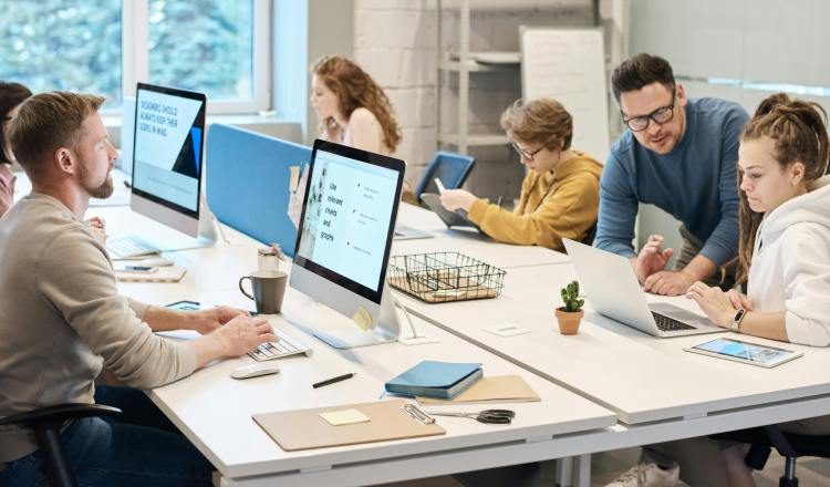 Las empresas observan en la innovación, el motor vital para las impulsar su competitividad. Pexels