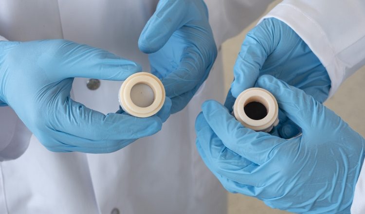 Se utilizan distintos materiales en las baterías de sal experimentales. EFE