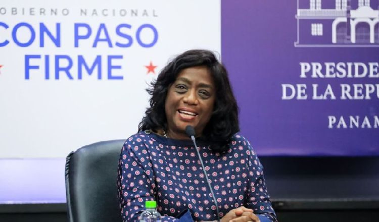 Lucy Molinar, ministra de Educación.
