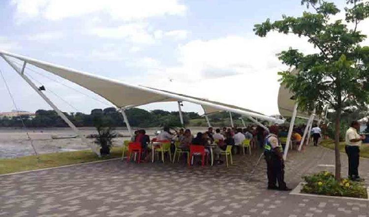 Desarrollo comercial en la zona tras su apertura en el año 2015.  Cortesía