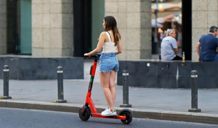 Vehículos eléctricos están de moda. Foto: Pixabay.