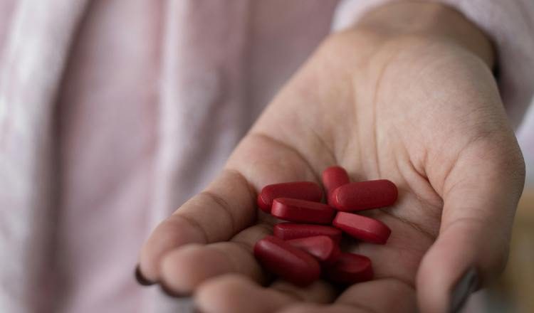 Según las autoridades, menos del 1% de los aproximadamente 9,000 productos registrados en el país contienen este colorante. Pexels