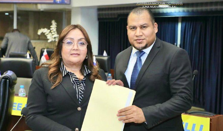 Dana Castañeda presentó el proyecto de ley.  Cortesía