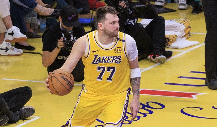 Luka Doncic, jugador de los Lakers. Foto: EFE