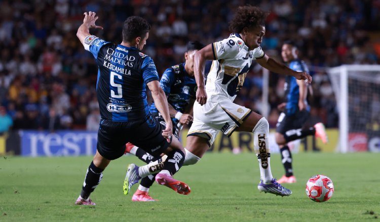Adalberto 'Coco' Carrasquilla (der.), jugador de los Pumas UNAM, de México. Foto: @PumasMX