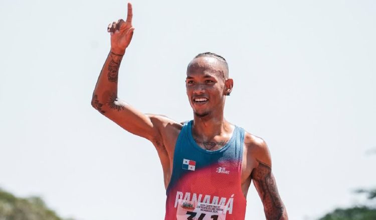 Didier Rodríguez ganó oro en los 3,000 metros con obstáculo. Foto: COP
