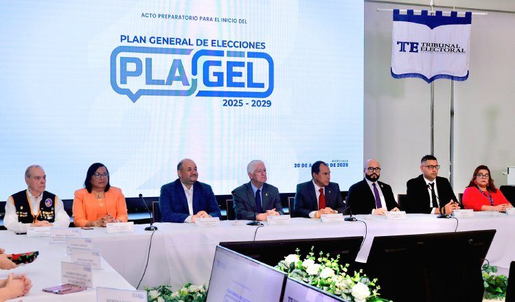 El salón de eventos del Tribunal Electoral fue la sede de este acto que contó con la presencia de representantes de partidos políticos. Cortesía