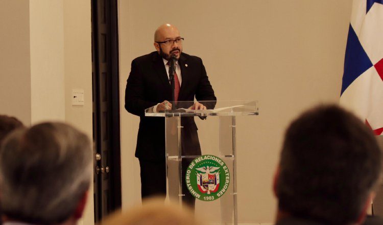 Elías Solís es una persona reconocido a nivel público, porque es el presidente de la Cruz Roja de Panamá. Ahora será magistrado del TAT. Internet