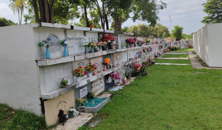 Se le hace un llamado a los morosos para que cancelen la deuda con el cementerio, o los restos serán exhumados. FOTO/ERIC MONTENEGRO