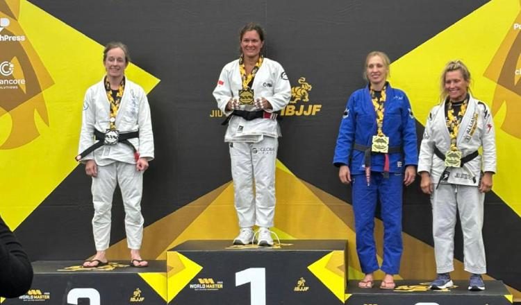 La panameña Jennisín Rosanía, en lo más alto del podio en Estados Unidos. Foto: Cortesía