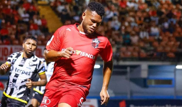 Rolando Blackburn del Sanfra Foto: LPF