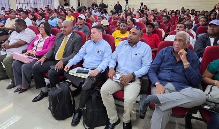 Mineros y voces críticas coinciden en la necesidad urgente de generar empleo en esta provincia. Cortesía
