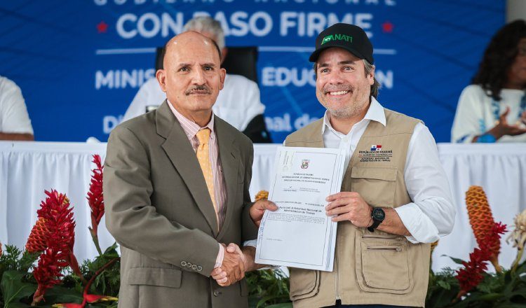 Recientemente, el administrador de Anati, Andrés Pagés, entregó títulos a directores de escuelas. Cortesía