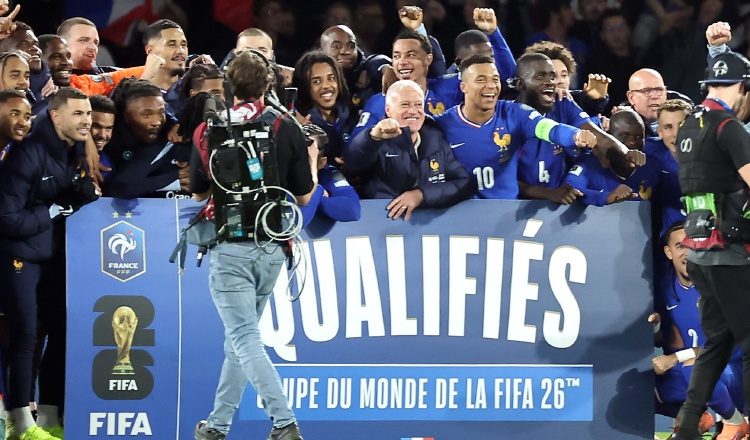 Jugadores de Francia festejan la clasificación al Mundial 2026. Foto: EFE 