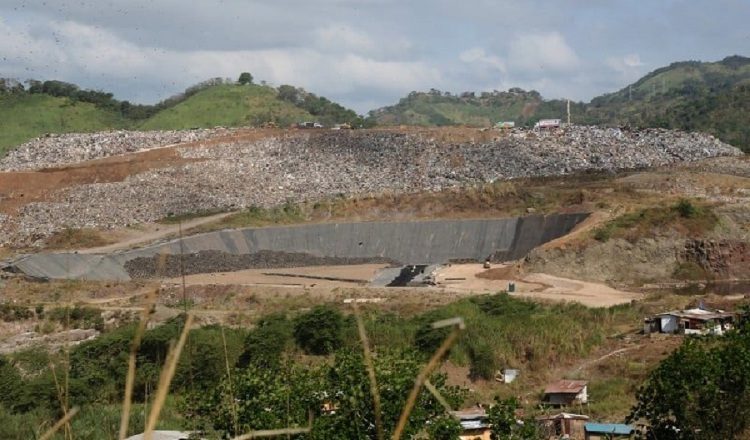 Vista panorámica del vertedero que ha sido rehabilitado por la Aaud con el apoyo privado y de otras instituciones para evitar su colapso. Archivo