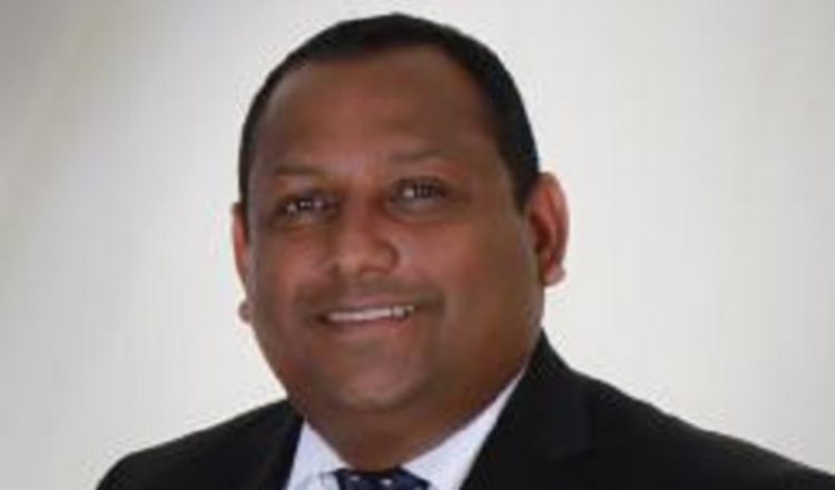 Pineda lleva cuatro periodos como diputado de San Miguelito.  Internet