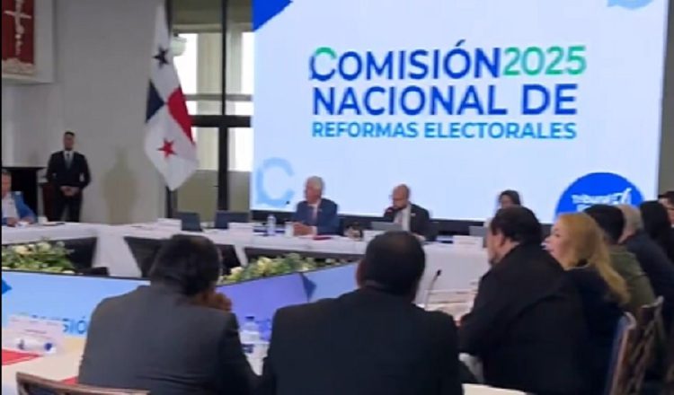 La Comisión de Reformas Electorales celebró este jueves su sesión 28, con un artículo aprobado. Internet