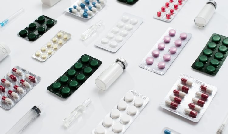 Es importante preparar un buen botiquín con todo lo necesario para cualquier contingencia. Ilustrativa / Freepik.