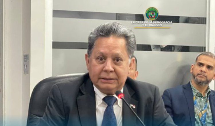 El viceministro Zambrano sustentó el traslado de partida.  Cortesía