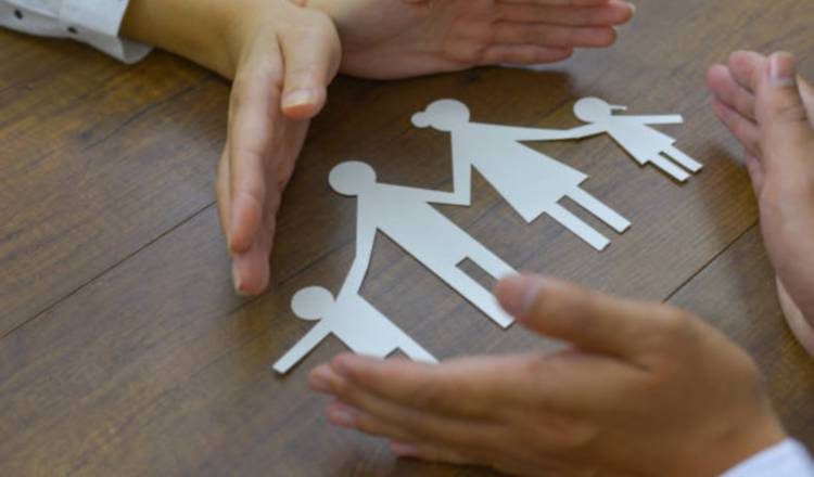 El interés primordial es la protección del menor, dicta la ley. Foto ilustrativa