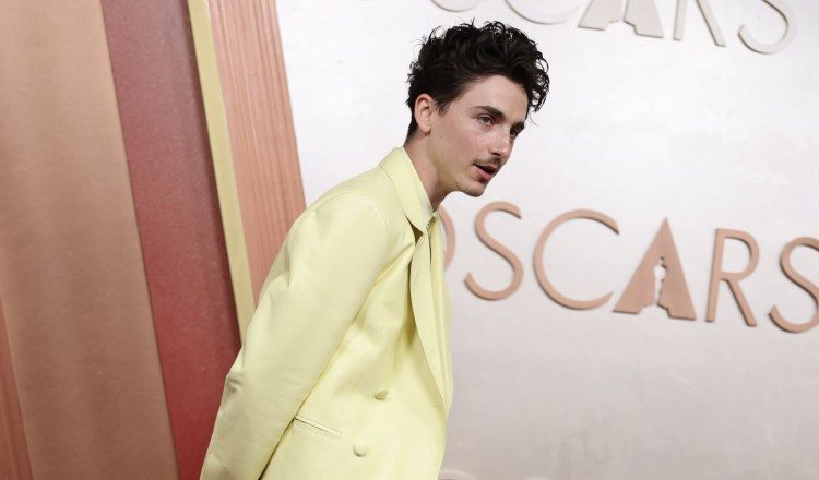 Timothee Chalamet  en la alfombra roja de los premios Óscar. EFE / EPA / DAVID SWANSON