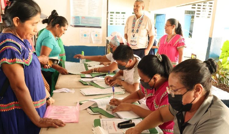 A inicios de diciembre, el Ifarhu desembolsó más de $11 millones en becas y asistencias a beneficiarios  de la comarca Ngäbe Buglé. Cortesía